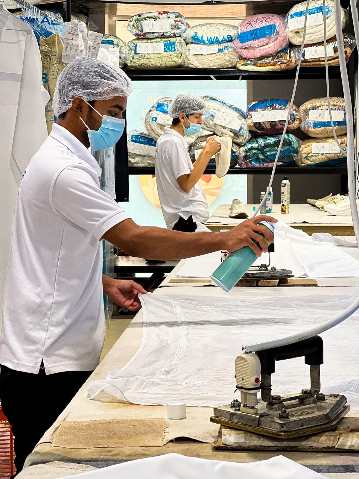 Steam finishing of delicate white fabrics